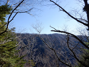 左手に氏乗山と曽山の稜線