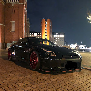 NISSAN GT-R