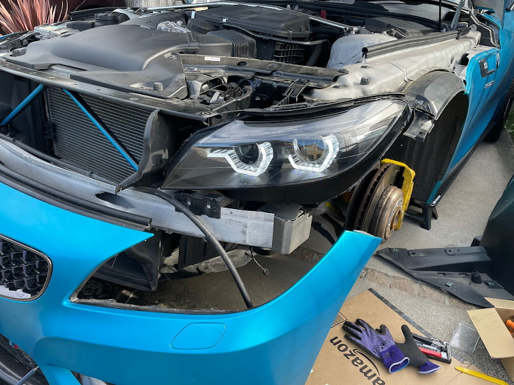 Z4 ロードスターのサテンオーシャンシマー・ヘッドランプ交換・ＤＩＹ作業・台湾製に関するカスタム事例の投稿画像1枚目