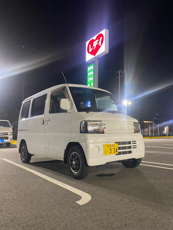 ミニキャブバンの愛媛県松山市・街で見かけたクルマ・真夏のピークが去った・ゲテものと名物は紙一重・そろそろ本気出すに関するカスタム事例の投稿画像1枚目