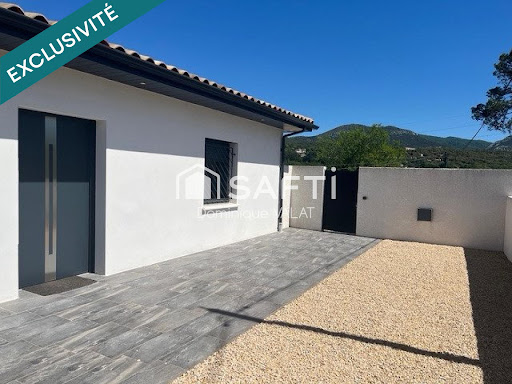 House with pool and terrace 2