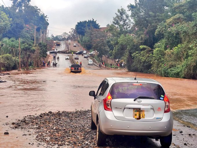 Flooded section of the United Nations Avenue road.