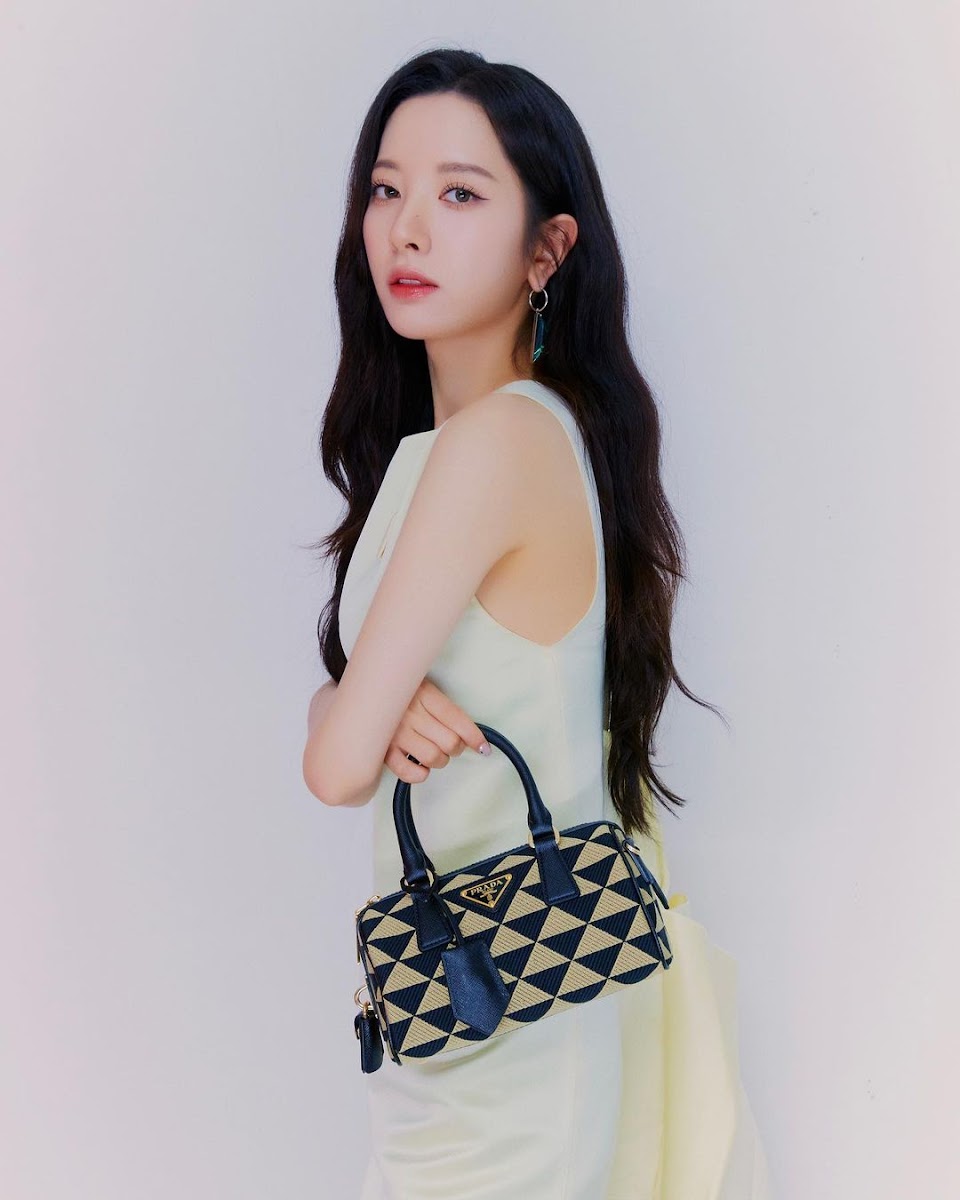 7 Korean Celebrities Modeling The Symbole Handbag From Prada's Latest  Collection - Koreaboo