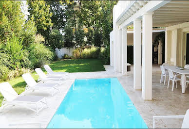 Villa avec piscine et terrasse 3