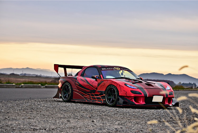 RX-7の目指せPickUpCars・カレンダーに載ってみたい・夕焼けと愛車・11月にエントリーします！に関するカスタム事例の投稿画像2枚目