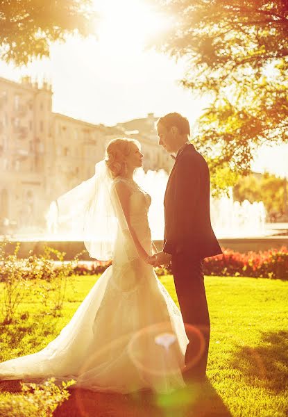 婚礼摄影师Inna Bezzubikova（innochka-thebest）。2014 12月4日的照片