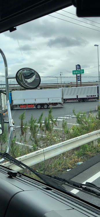ハイラックスの寝坊ヤローさんが投稿したカスタム事例の投稿画像1枚目