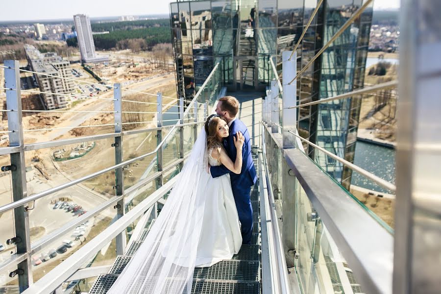 Fotógrafo de casamento Valeriy Golubkovich (iznichego). Foto de 4 de setembro 2018