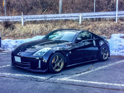 日産 フェアレディzを華麗にカスタム By ちゃぐ 19 02 17 昨日のつづきです 某頭文字dにゴール地点の駐車場からスタート 240z高橋さん家の啓介君のf Cartune