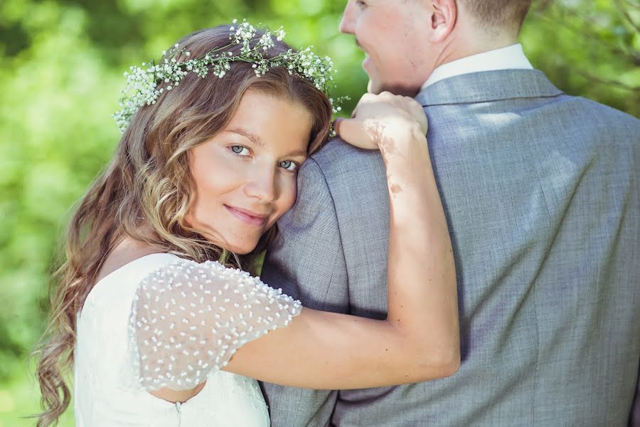 Fotógrafo de casamento Annika Berezhnykh (photoanni). Foto de 18 de junho 2014