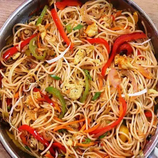 Egg Hakka Noodles