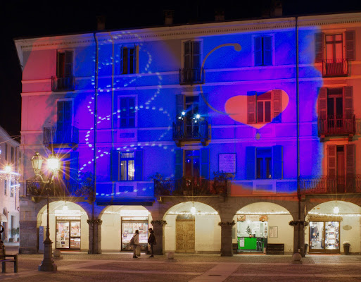 Chissà se fa più male smettere di sperare o sperare di smettere. di riky85