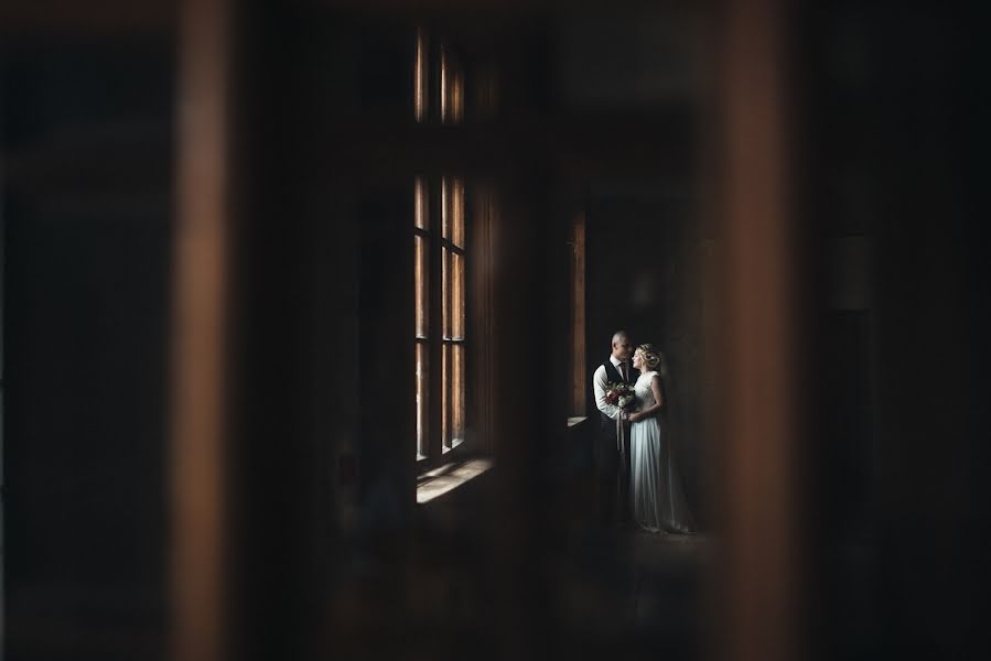 Fotografo di matrimoni Elena Radion (helencurly). Foto del 20 febbraio 2018