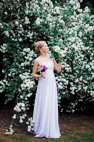 Fotografo di matrimoni Yuliya Normantas (julianormantas). Foto del 1 luglio 2014