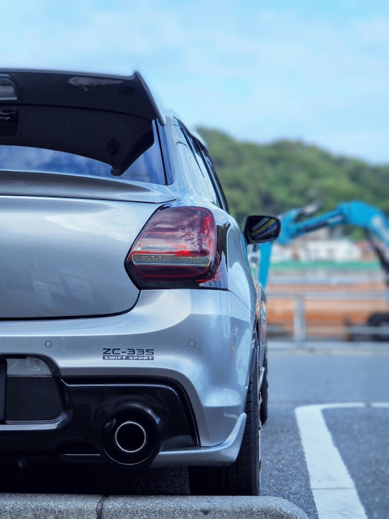 スイフトスポーツのteam03’z・スイスポ乗りと繋がりたい・ガススタ映え・手抜き作業に関するカスタム事例の投稿画像2枚目