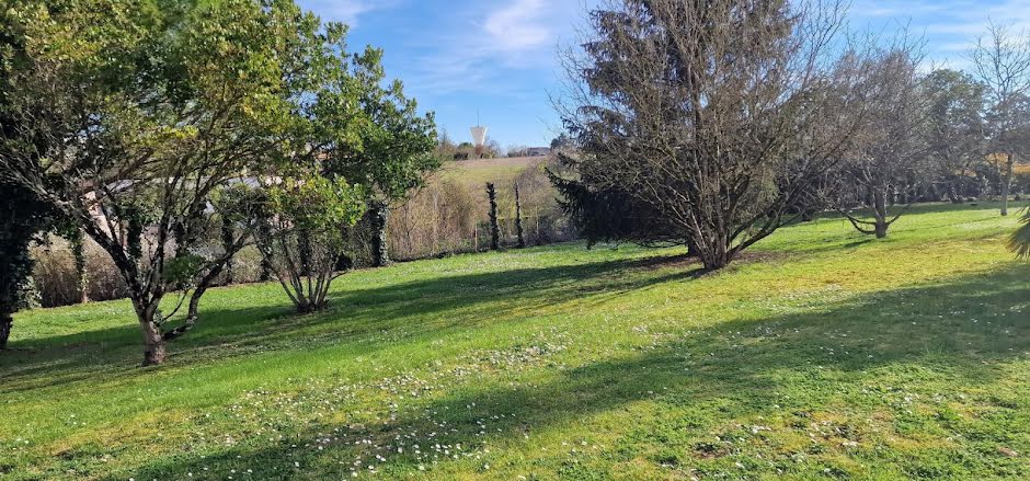 Vente terrain  916 m² à Saintes (17100), 115 000 €