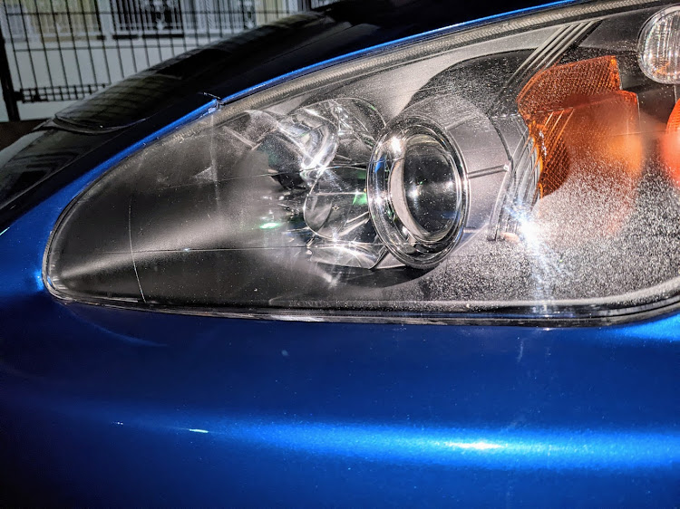 S2000のヘッドライト・内側が結露・バッドニュース・ひさびさの投稿・しばらく様子見だなに関するカスタム事例の投稿画像1枚目