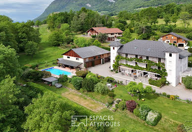 Maison avec piscine et terrasse 2