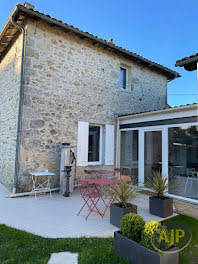 maison à Saint-Yzans-de-Médoc (33)