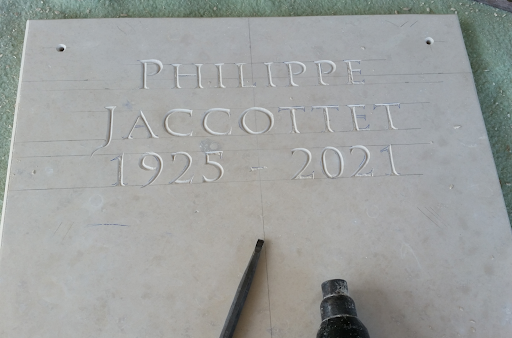 Gravure de la pierre funéraire du poète Philippe Jaccottet