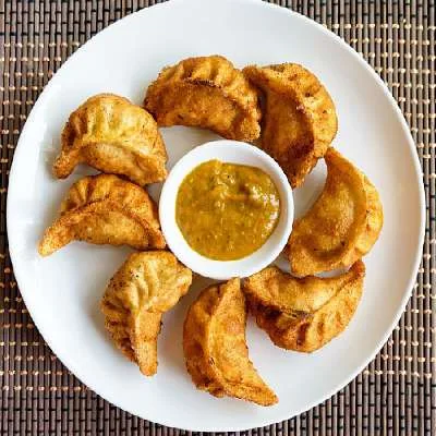 Chicken Fried Momos ( 8 Pcs)