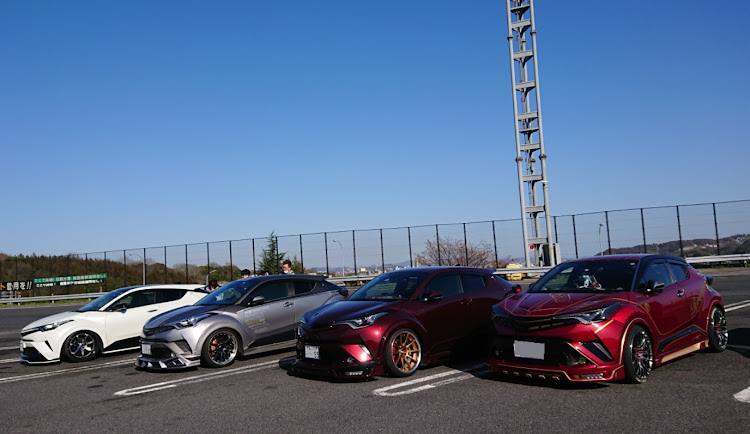 C-HRのrowen・RAYS・マークレスグリル・TeamDiamond・HOMURA2×10BDに関するカスタム事例の投稿画像1枚目