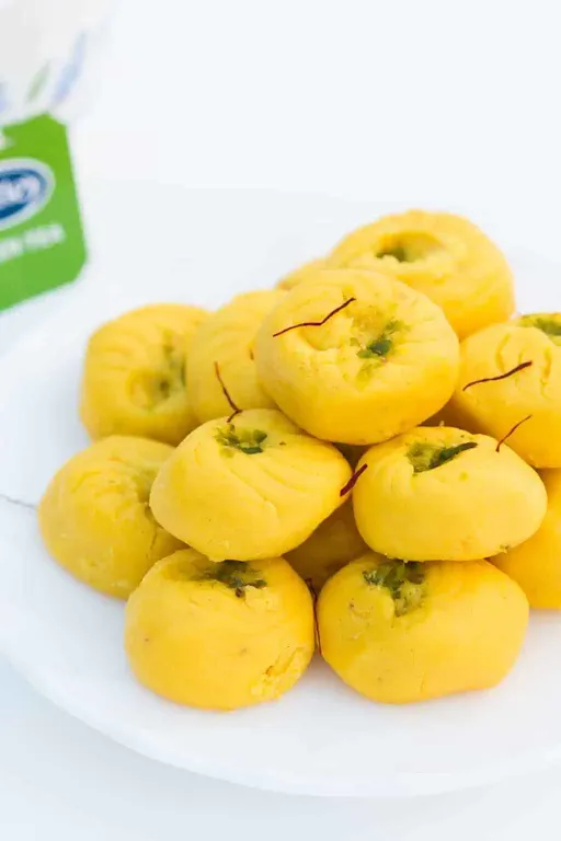 Khoya Kesar Peda