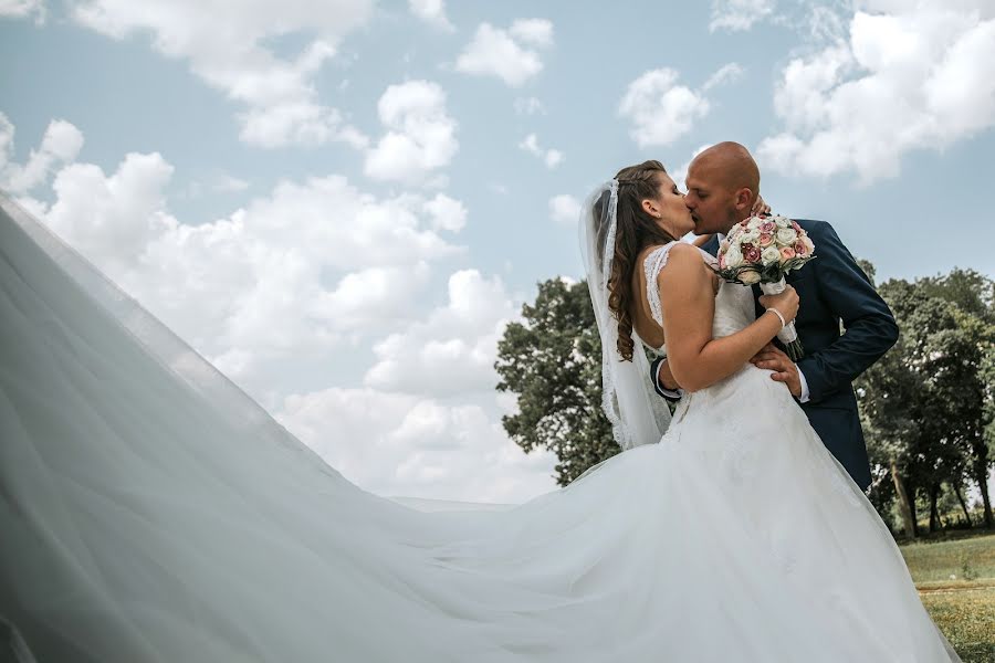 Fotografer pernikahan Gábor Badics (badics). Foto tanggal 19 Agustus 2018