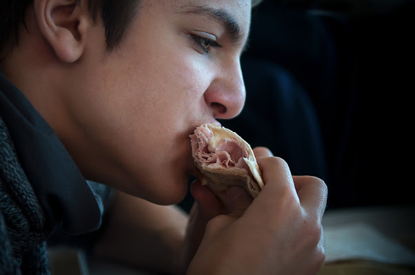 acqua, farina, un filo d' olio, un pizzico di sale: la piadina di Giovi18