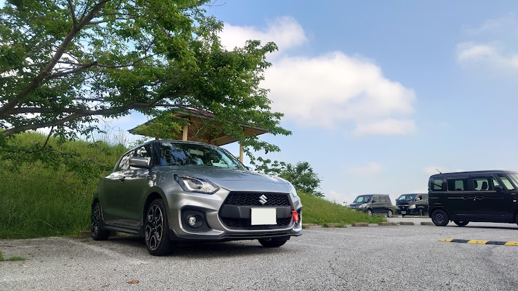 スイフトスポーツの平尾台・たまにはのんびり・ソロドライブを楽しもう・愛車とのんびり・世界平和を願いますに関するカスタム事例の投稿画像2枚目