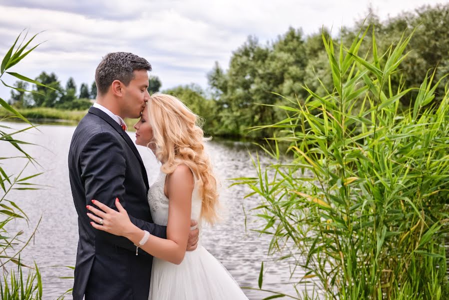 Fotógrafo de casamento Vlad Axente (vladaxente). Foto de 15 de maio 2017