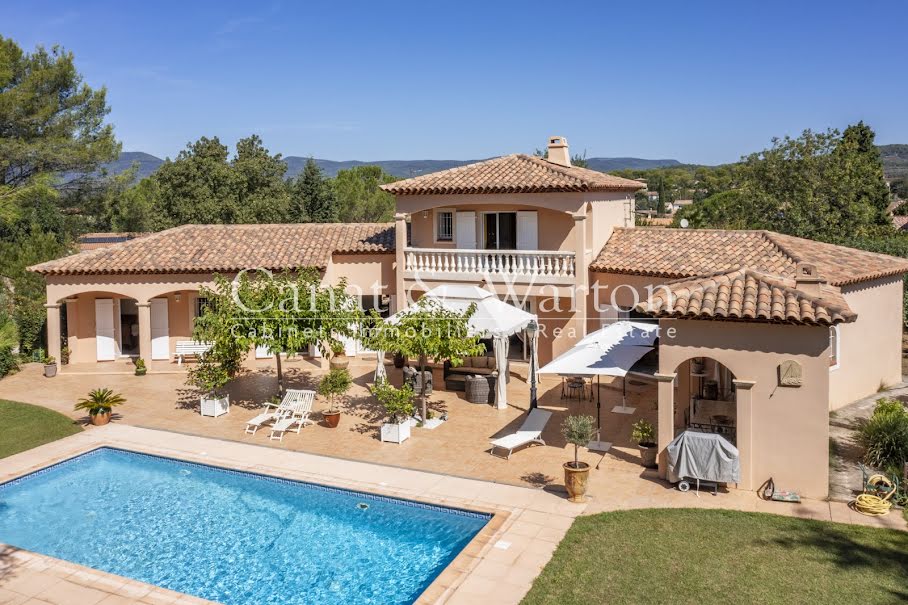 Vente villa 5 pièces 220 m² à Pierrefeu-du-Var (83390), 896 000 €