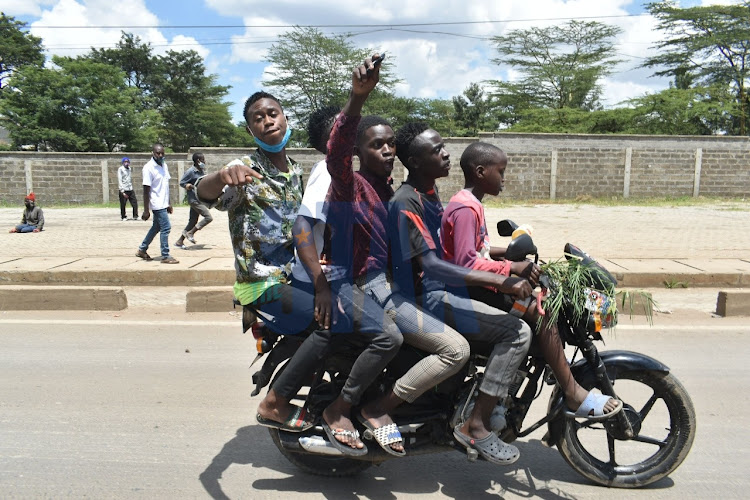 Mathare residents protest.