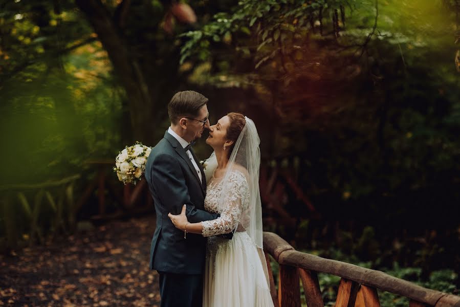 Photographe de mariage Daniel Cseh (tothemoonandback). Photo du 1 novembre 2023