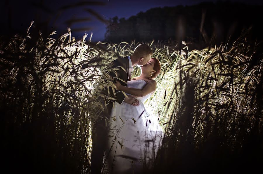 Fotógrafo de casamento Krzysztof Krawczyk (krzysztofkrawczy). Foto de 3 de março 2015