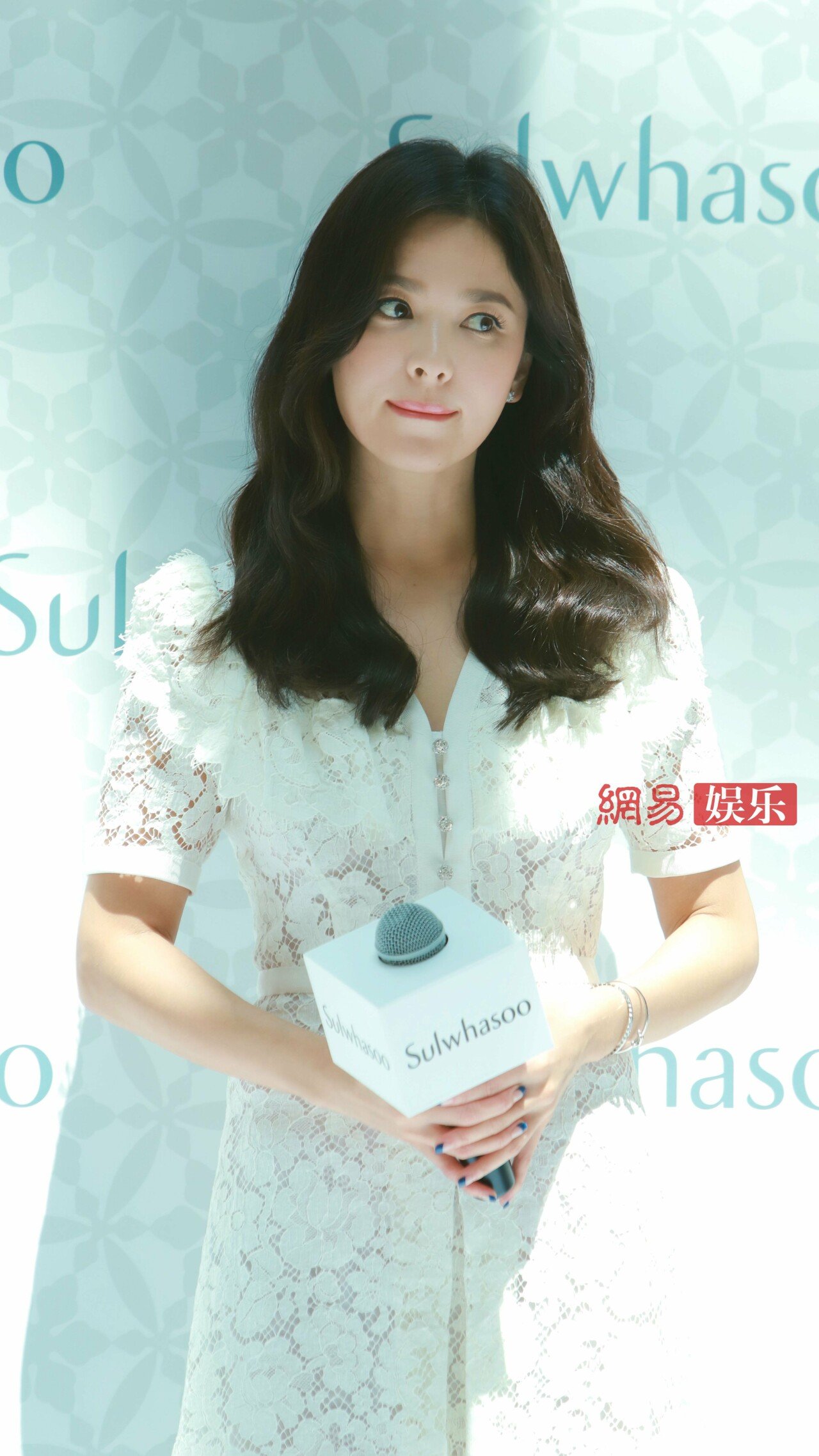 Song Hye Kyo Looks Angelic At Her First Public Appearance ...