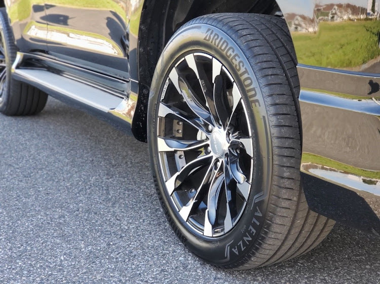 ランドクルーザープラドのプラド150後期・プラドカスタム・waldジャレット・BRIDGESTONE ALENZAに関するカスタム事例の投稿画像1枚目