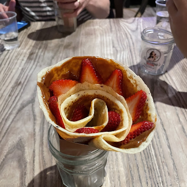 Dulce de leche and strawberries