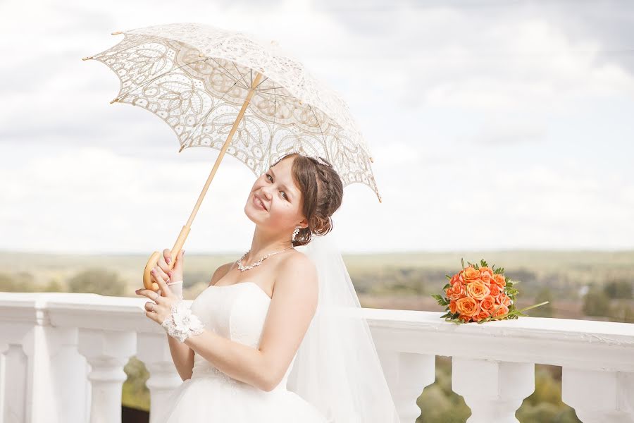 Wedding photographer Valentina Baturina (valentinalucky). Photo of 20 September 2015