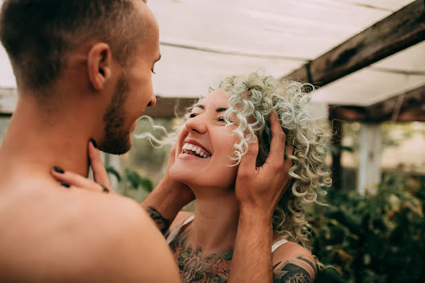 Fotógrafo de casamento Evelina Braginec (velyamay). Foto de 1 de novembro 2021