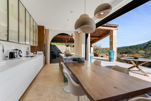 Maison avec piscine et terrasse 5