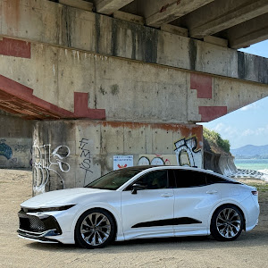 クラウンクロスオーバー AZSH35