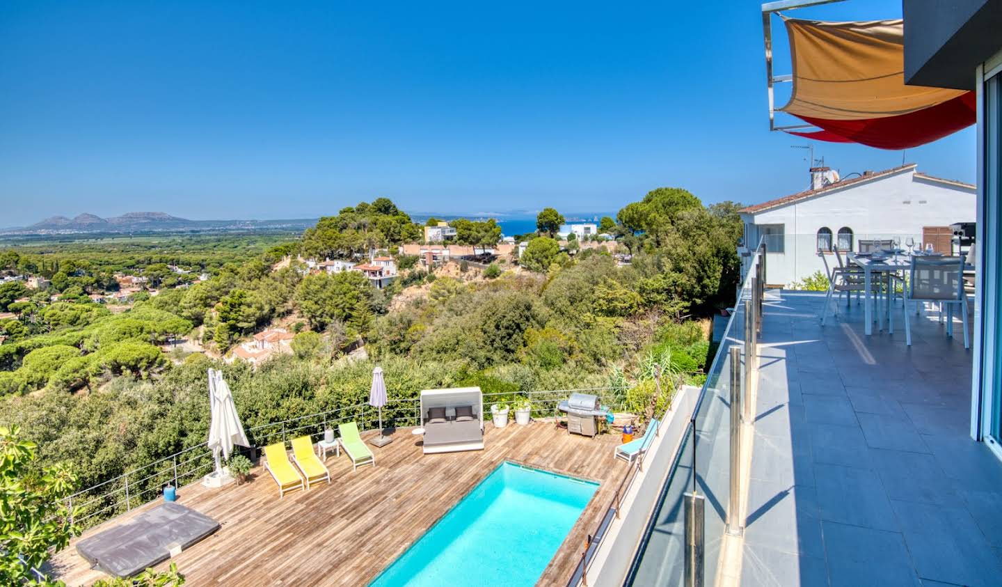 Villa with terrace Begur