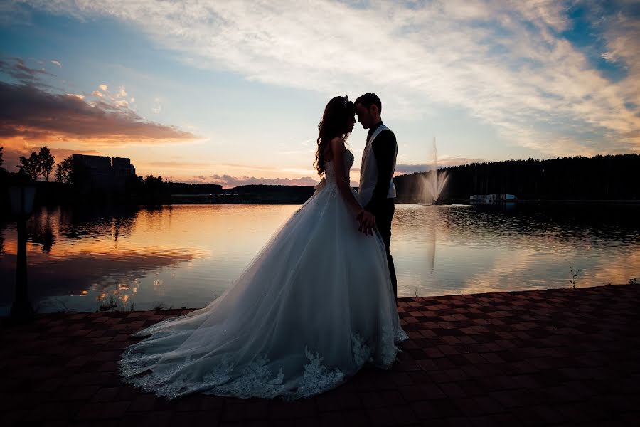 ช่างภาพงานแต่งงาน Aleksandr Dyadkin (duetphotomoments) ภาพเมื่อ 10 พฤศจิกายน 2016