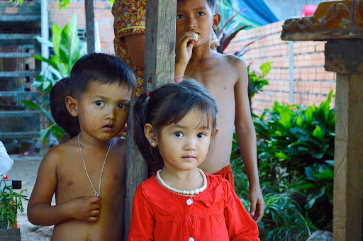 vietnamese-children2.jpg - We stirred interested wherever we went.