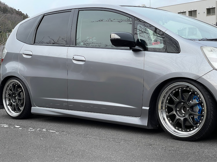 フィットのGE8 前期・日正タイヤ・FIT・イデアル極制ブレーキに関するカスタム事例の投稿画像3枚目