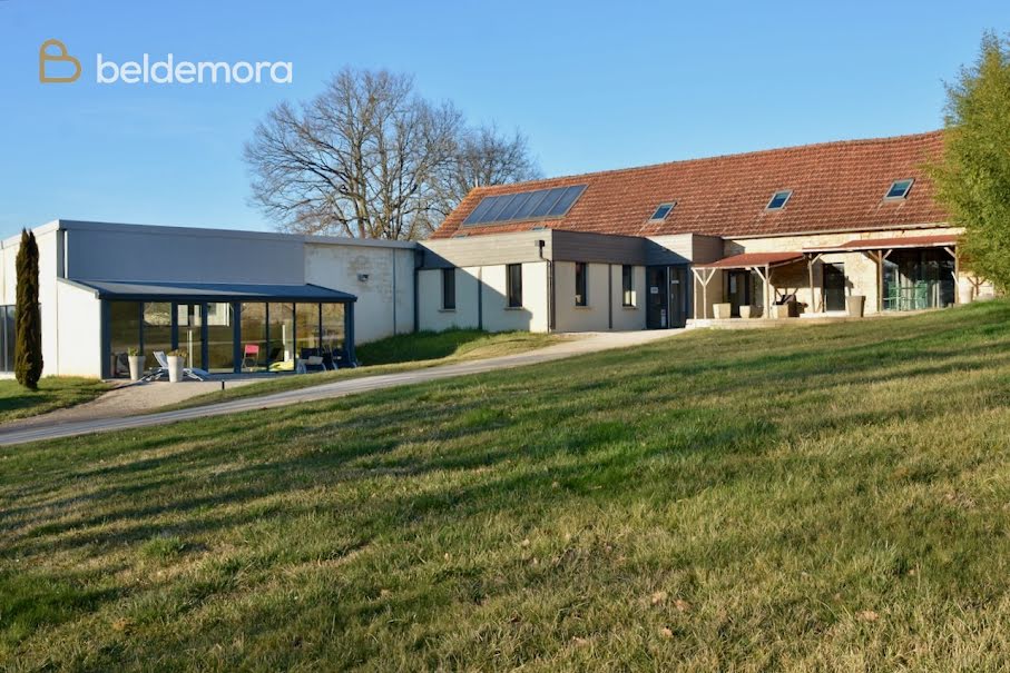 Vente propriété 17 pièces 623 m² à Gourdon (46300), 624 000 €