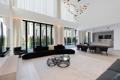 Villa with pool and terrace 3