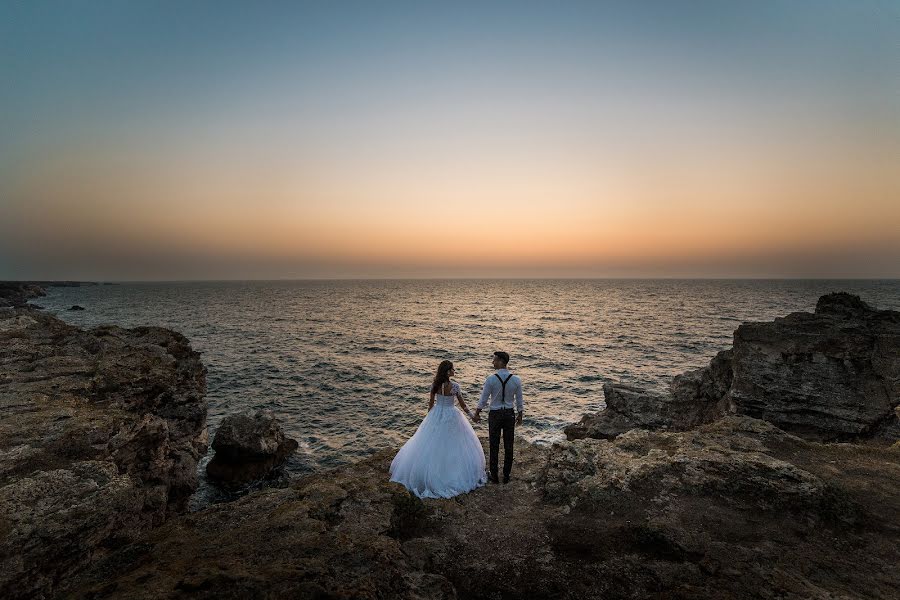 Wedding photographer Alin Pirvu (alinpirvu). Photo of 15 September 2017