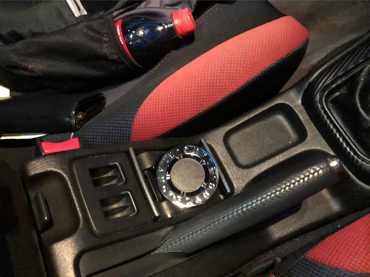 レガシィツーリングワゴンの車用芳香剤・CARMATE・BLANGに関するカスタム事例の投稿画像1枚目